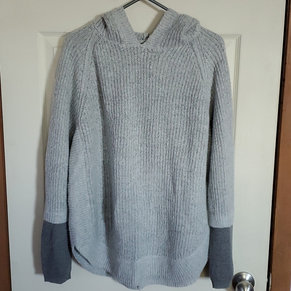 Hooded sweater